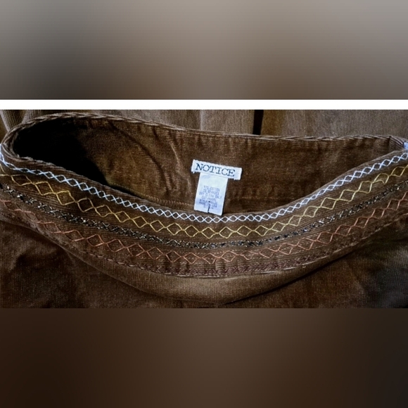 💜Skirt Size 4 decorative Embroidery waist  detail 🩵 - Picture 5 of 6